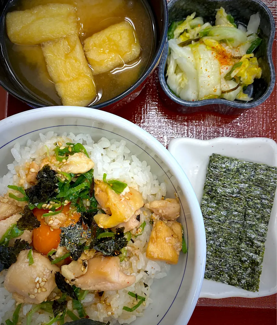 こだわり卵の鶏小鉢朝食 390円|すくらんぶるえっぐさん