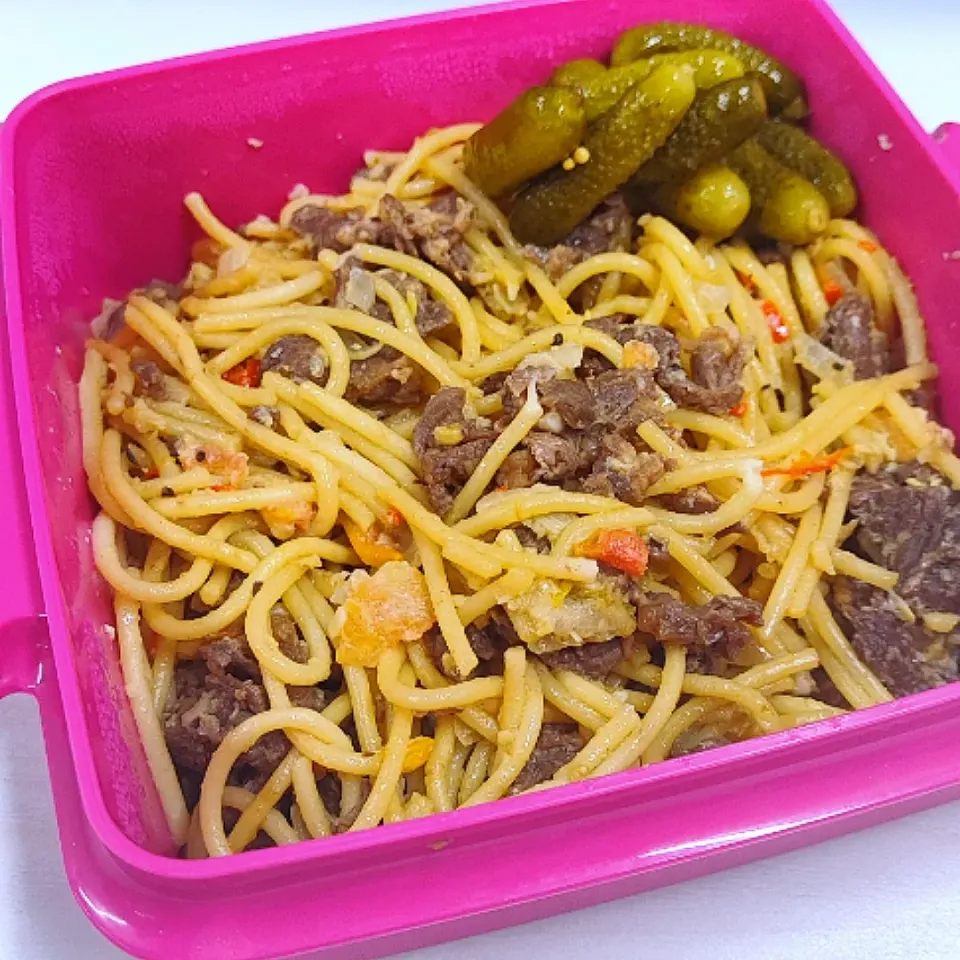 Spaghetti with meat and gherkin pickles|simatasepetさん