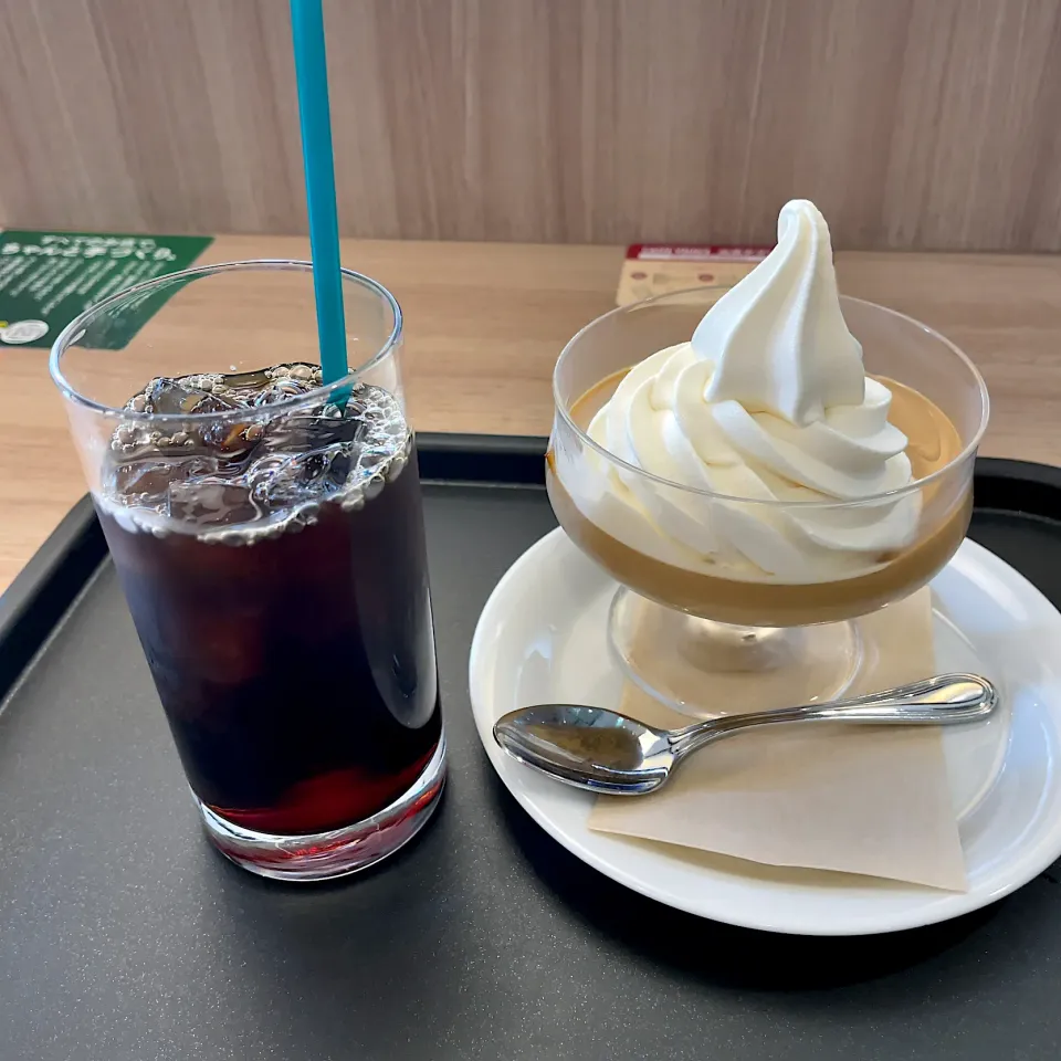 Snapdishの料理写真:ほろにがプリン
アイスコーヒー|T. Wonderさん