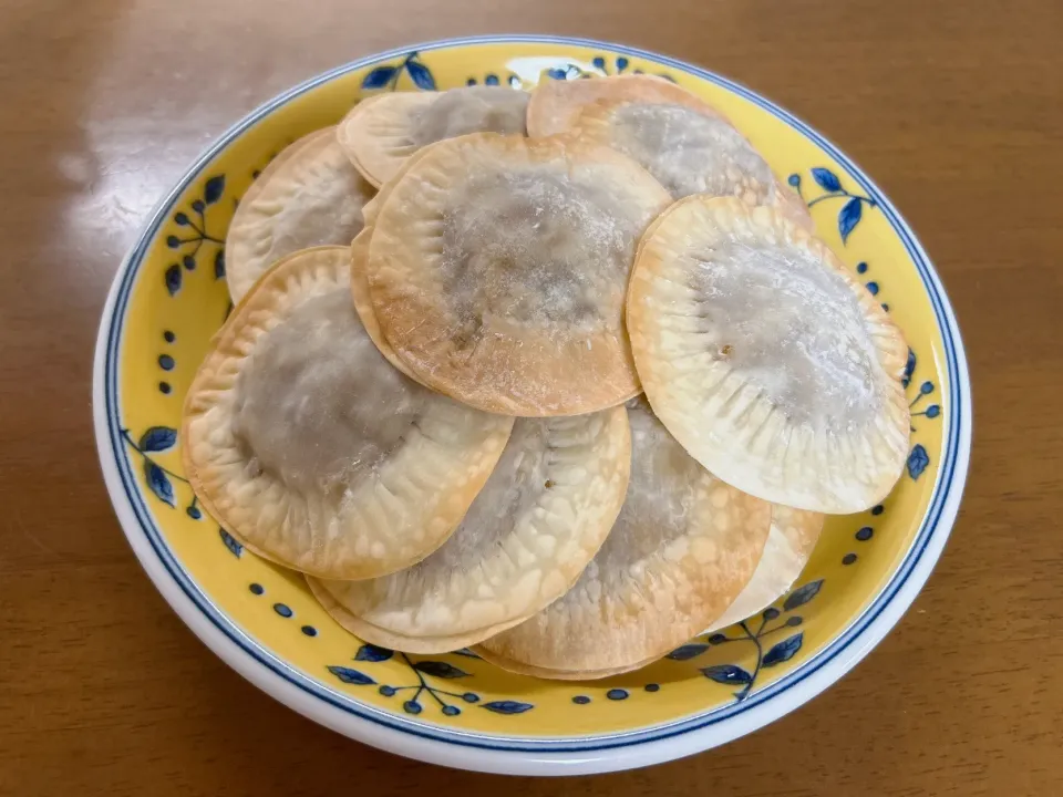 Snapdishの料理写真:肉じゃが餃子パイ|ポテ子さん