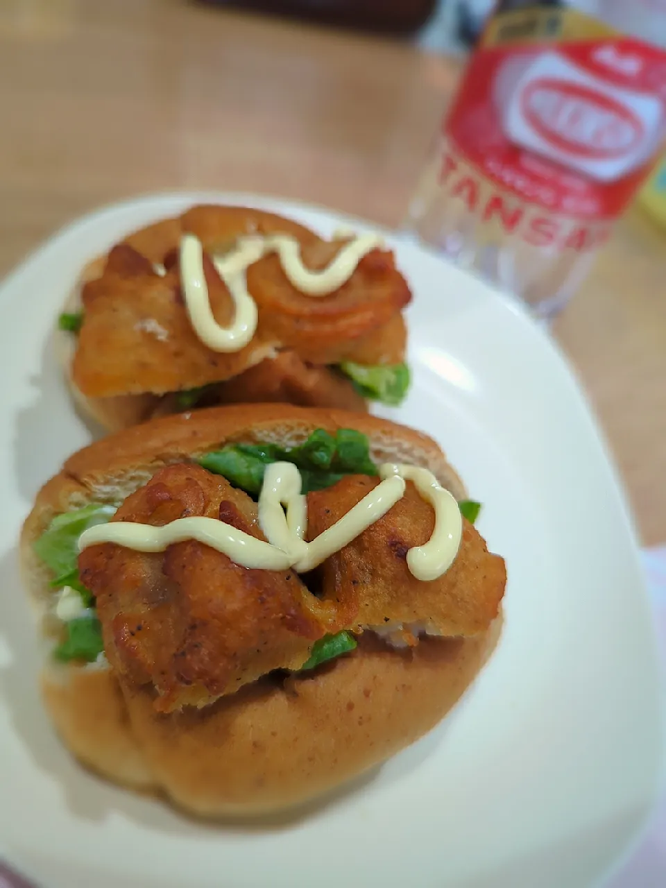 朝食に冷凍食品で簡単唐揚げロールサンド🥖😋|みぽりん♪さん