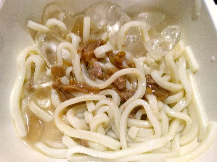 なめ茸と肉そぼろ入り胡麻ダレ冷やしうどん|darkbaronさん