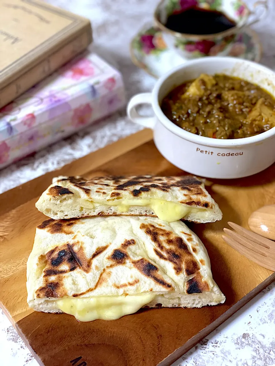 cocco+さんの料理 カレーにはナン✨|いっちゃんさん