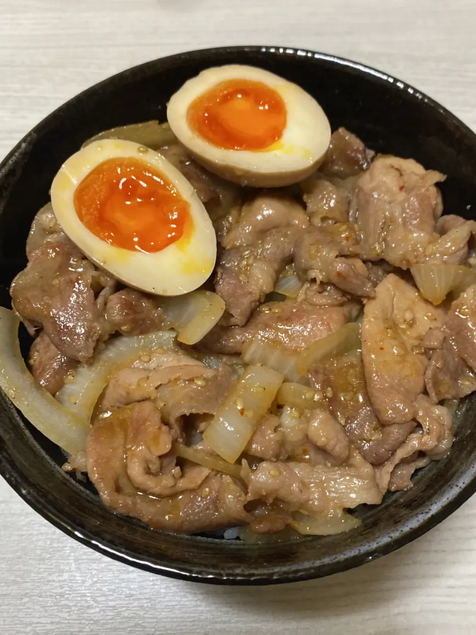 Snapdishの料理写真:豚ロース焼肉丼(味たま乗せ)|さもだしさん