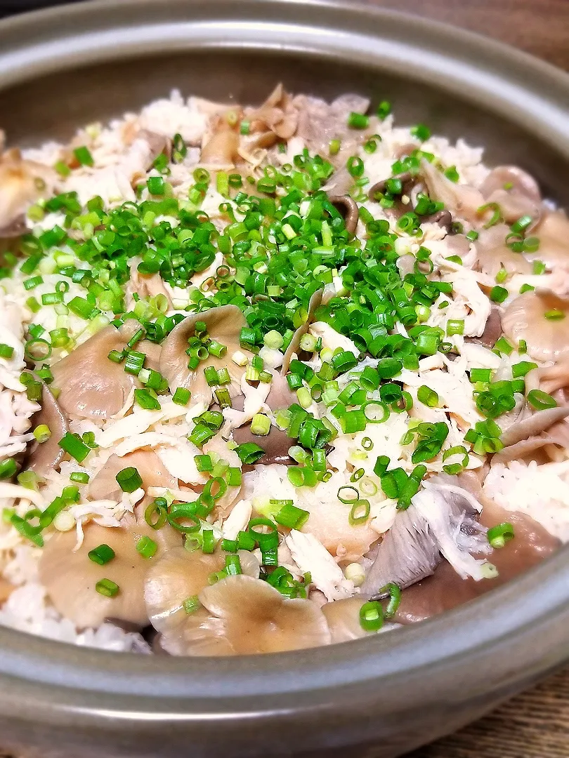 パパ作👨ささみ缶ときのこの土鍋ご飯|ぱんだのままんさん