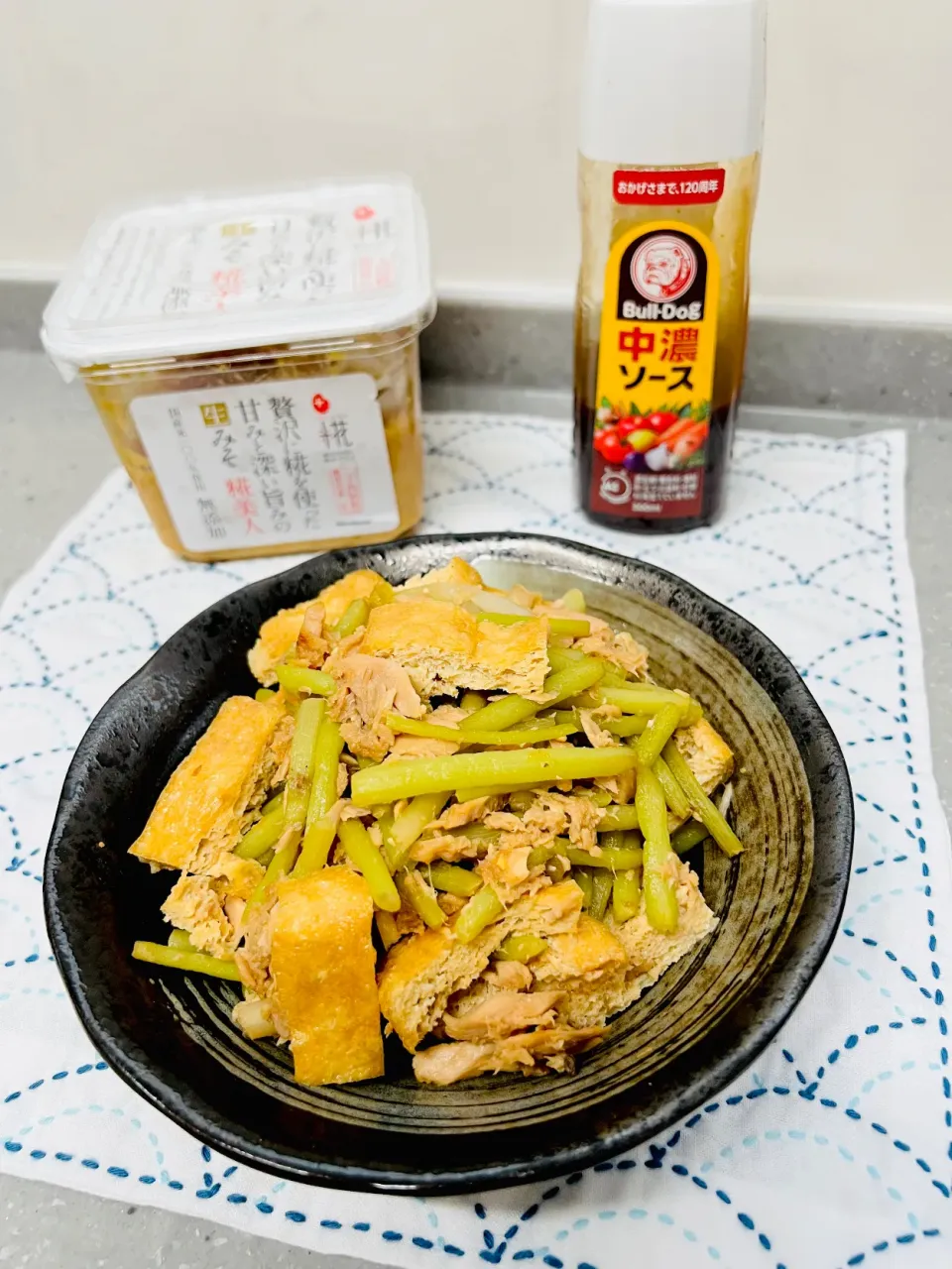 「万能味ソースでツワと油揚げのシーチキン炒め煮」|バシュランさん