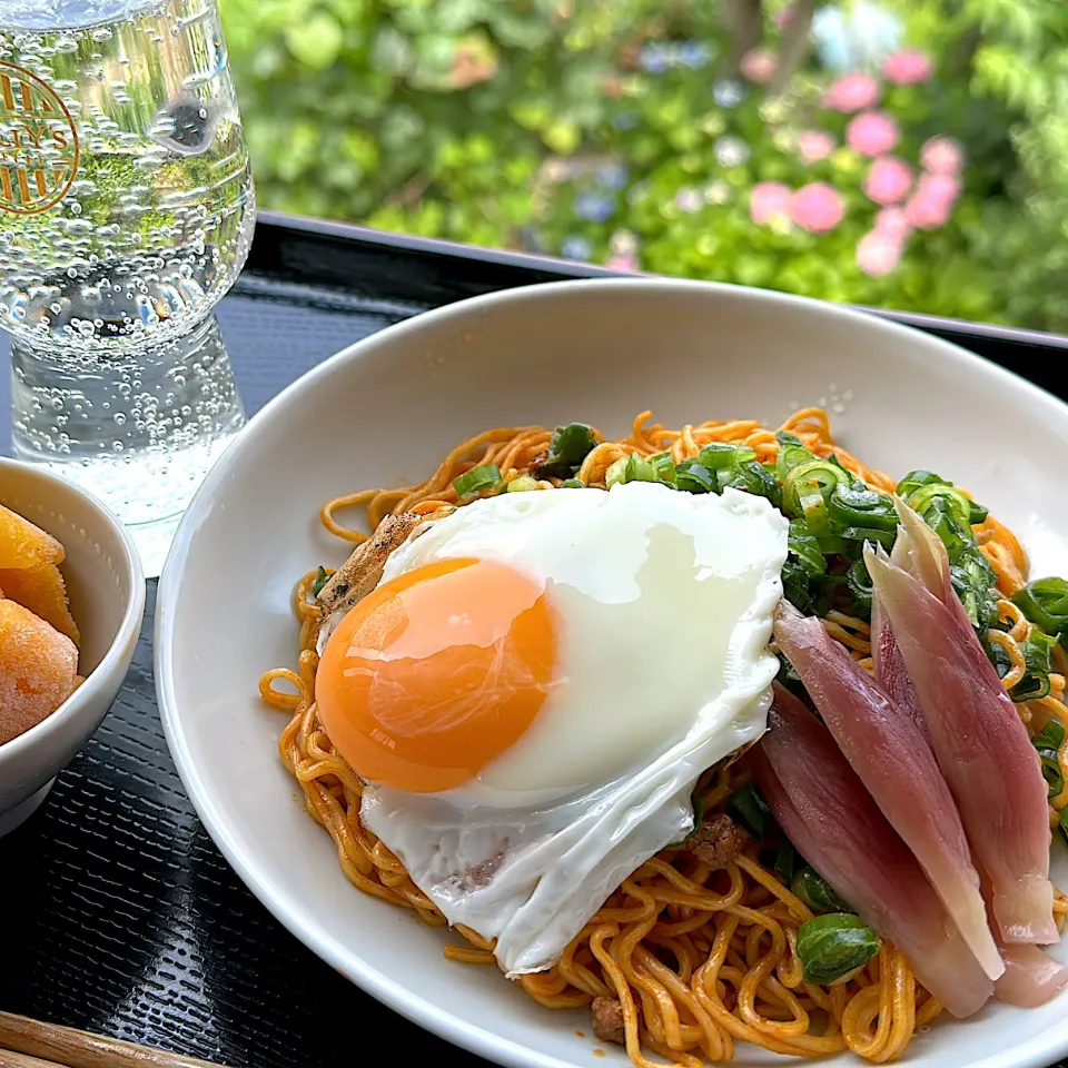 完全飯なん？汁なしカップ坦々麺|くまちゃんさん