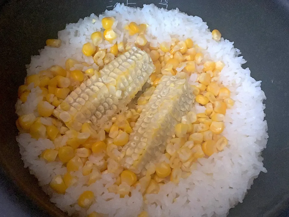 とうもろこしごはん炊けた🌽|いちごさん