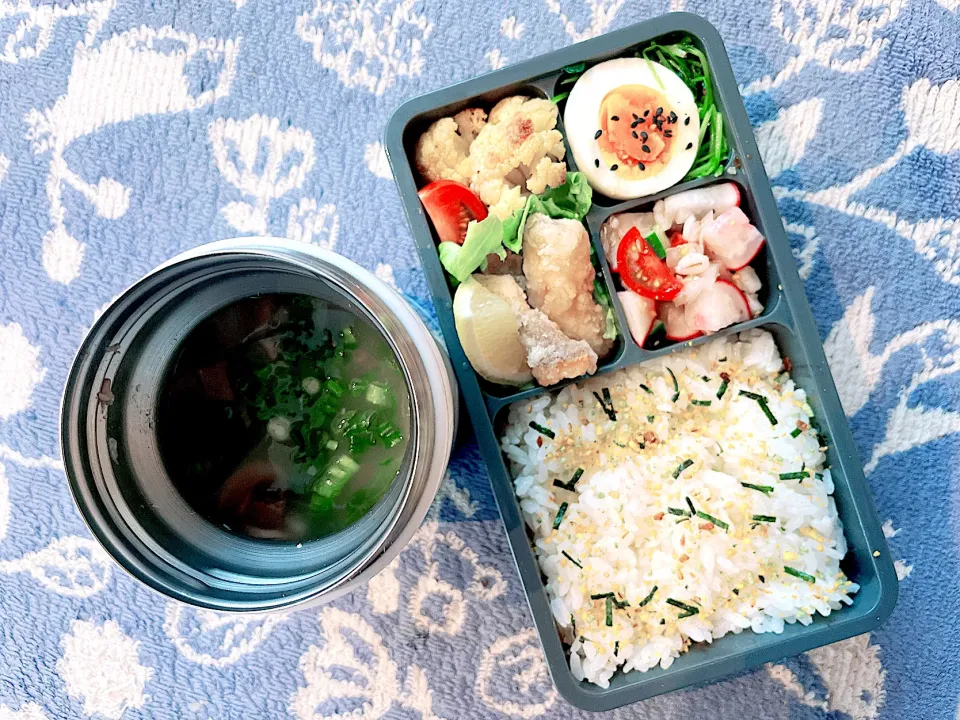 Snapdishの料理写真:ほうぼうの唐揚げのお弁当|とぴさん