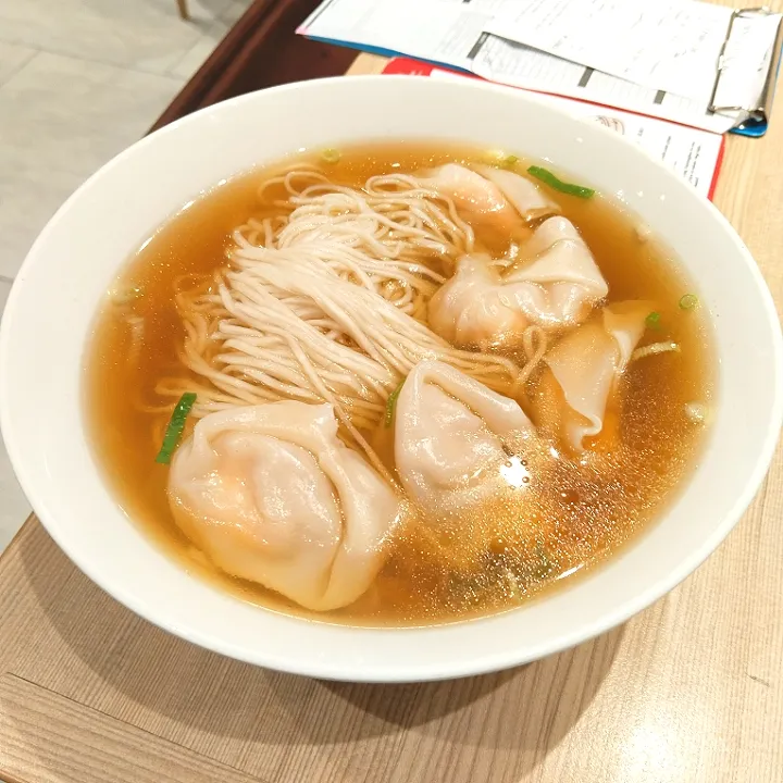 Snapdishの料理写真:Wonton noodle soup|Mariano Ngさん