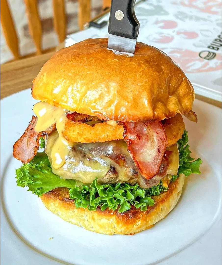 Snapdishの料理写真:Juicy & Tasty Burger 🥓🍔🤤|An'leeさん