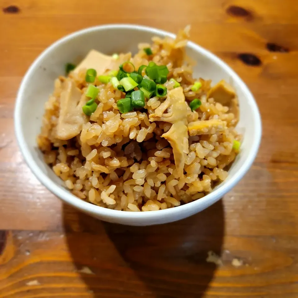 熱々のタケノコご飯(昨日の)、アジの開き&みょうが、ナス、そうめんの冷たい味噌汁(その１)|あんさん