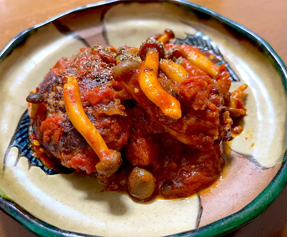 トマト煮込みハンバーグ🍅|みっちんさん