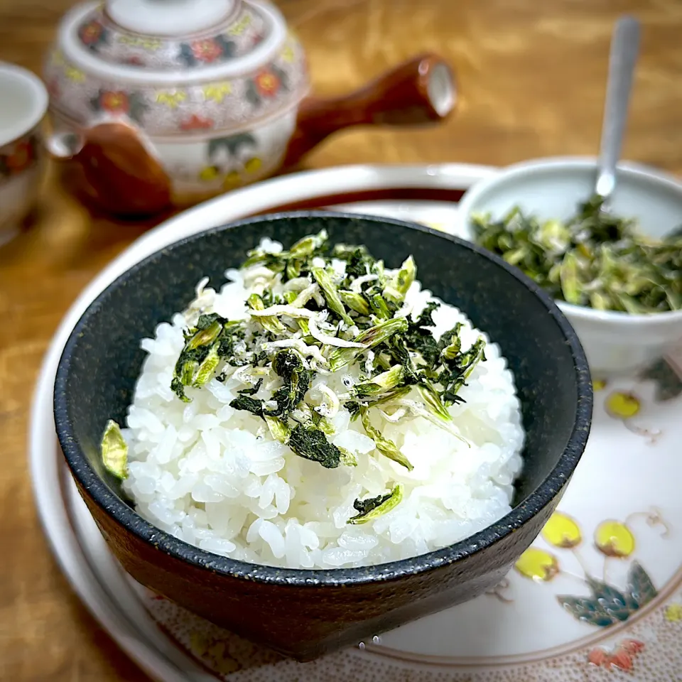 大根の葉としらすのふりかけご飯|くまちゃんさん