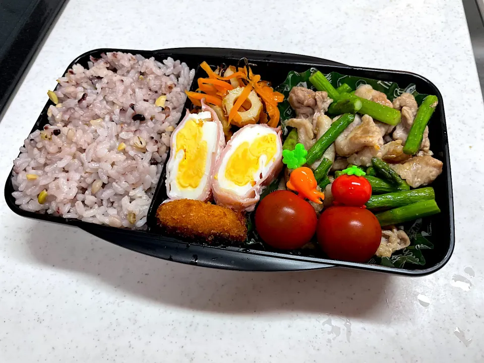 Snapdishの料理写真:6/21 彼氏弁当⁂豚肉とアスパラの塩炒め弁当|ゆさん