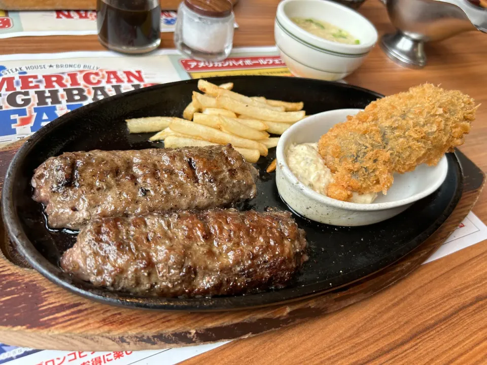 ブロンコおじさんのこだわり炭焼きがんこハンバーグ＆肉厚とろあじフライランチ|buhizouさん