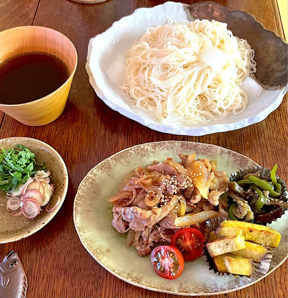 ランチ♯そうめん♯スタミナ炒め♯素麺|小松菜さん