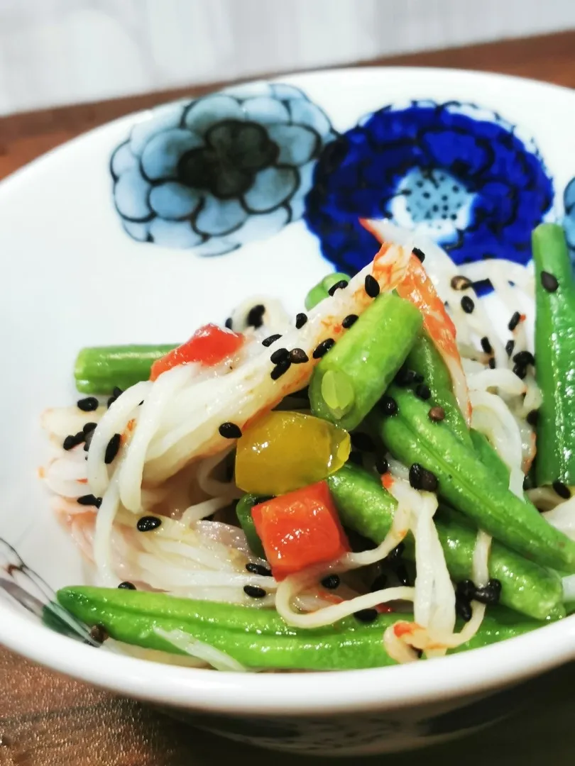 いんげんとカニカマのゴマ和え👌グ〜です😀🍴|ペンギンさん