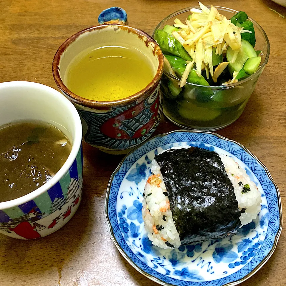 おにぎり🍙|みんみんさん