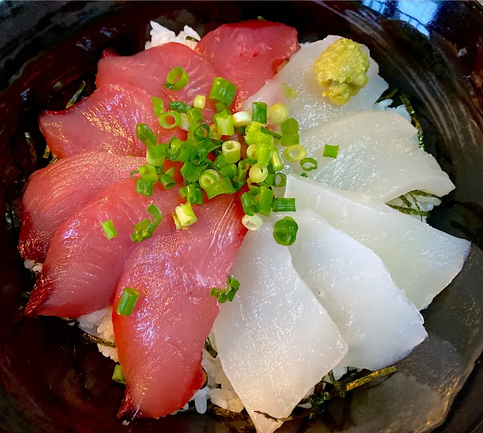 マグロとソデイカの丼|satoruさん