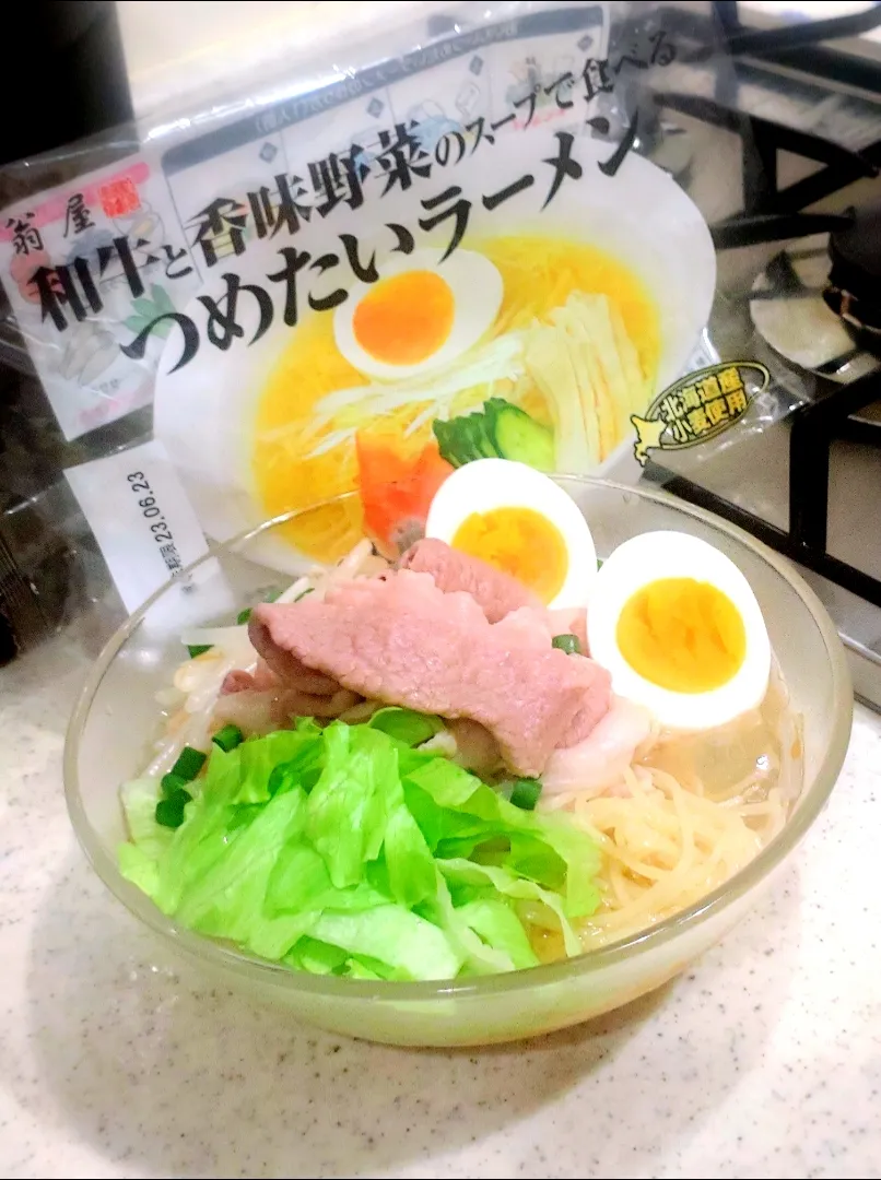 つめたいラーメン♡
#和牛#冷しゃぶ
#ゆでたまご
#茹でモヤシ
#レタス#薬味ねぎ
#扇屋|GGGさん