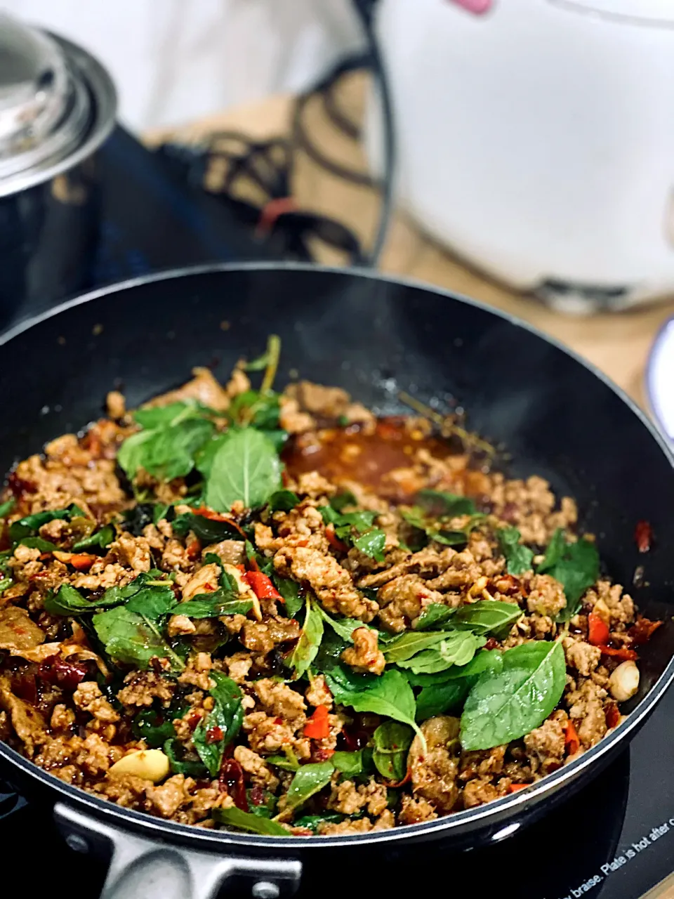 Stir Fried Pork with Holy Basil and Chilies (Pad Kra Pao)|Lamonrockyさん