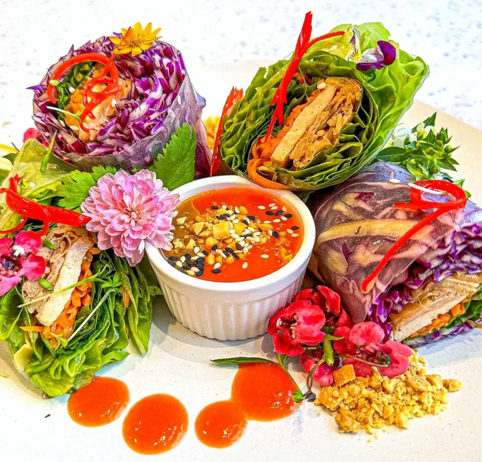 Colorful Tropical Summer Rolls 🌈🥗🥢
...
...
Healthy & Delish for Dinner (and Of Course It's Really Instagrammable! 🥰🤳|An'leeさん