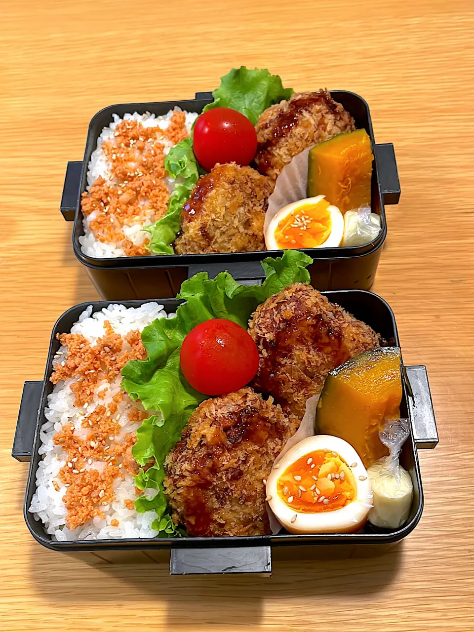 Snapdishの料理写真:メンチカツ弁当|hiro♪kouさん