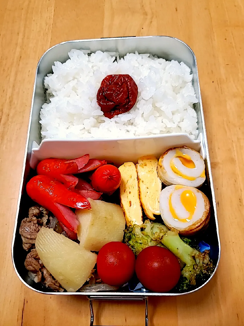 タコウィンナーと肉じゃが弁当|まゆっこさん