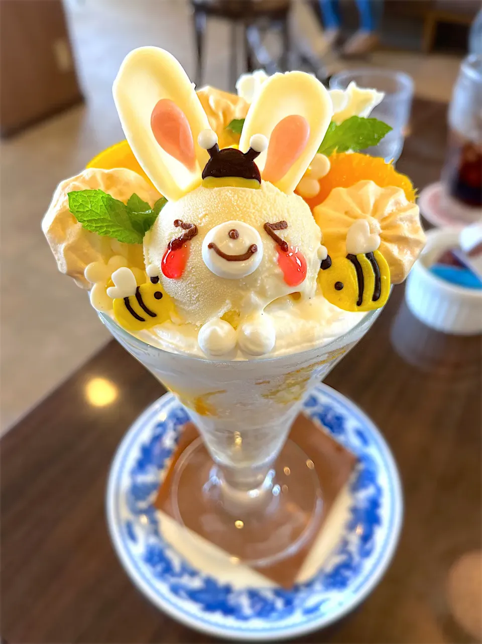 Snapdishの料理写真:みつばちとうさぎのはちみつオレンジパフェ🐝🐰🍯🍊🍨|ナナさん