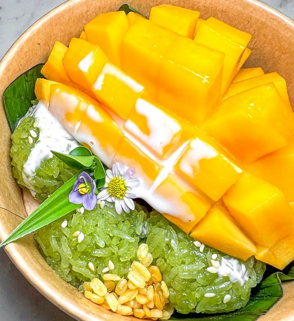 Coconut-Pandan Sticky Rice w/ Sweet Mango! 🥭🥥💚🤤 (ข้าวเหนียวใบเตย+มะม่วง)
...
...
Mmmmm... Yuuuuuummy! 🥰|An'leeさん