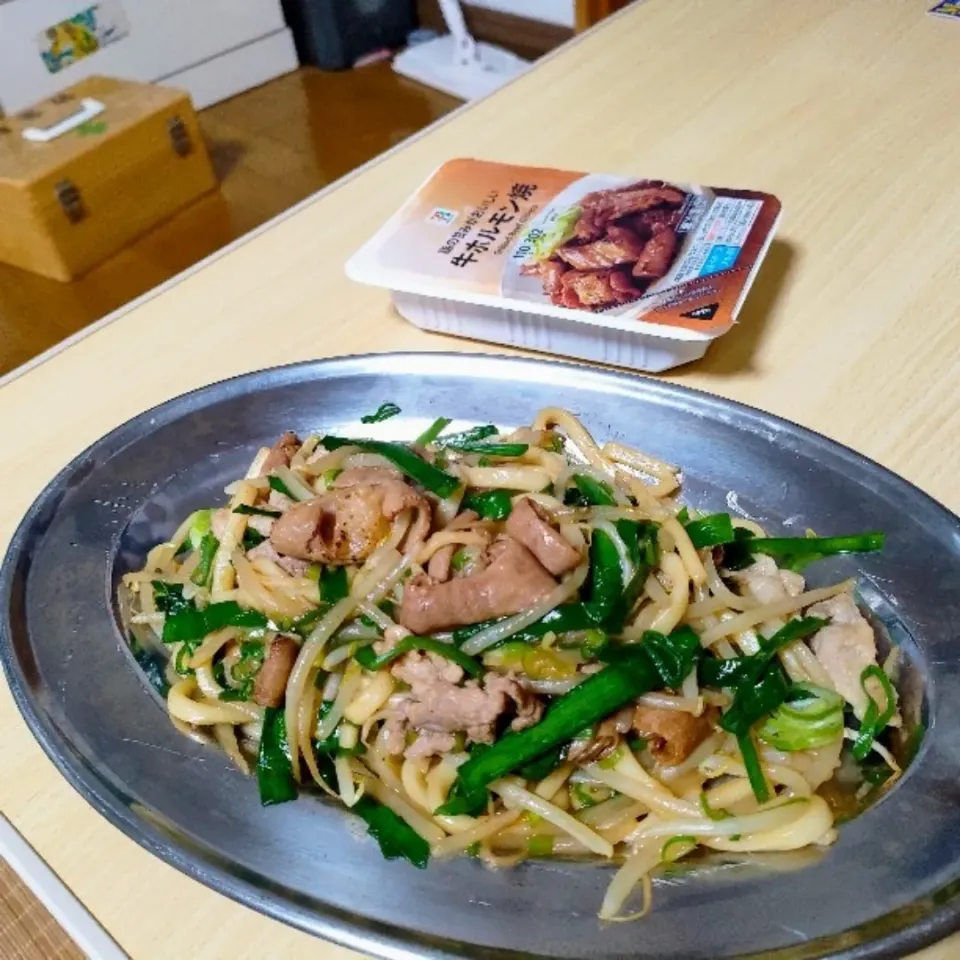 ホルモン焼きうどん。|ariyo4200さん