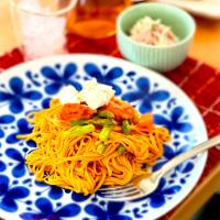 トマトクリームパスタでお昼ごはん🍅