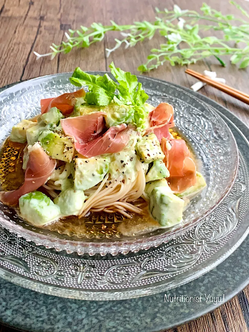 生ハムとアボカドわさびクリームのそうめん|ゆーこどんさん