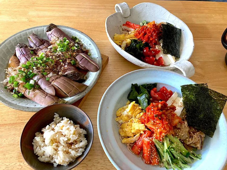 バラエティぶっかけ素麺♡レンチン茄子🍆♡フキご飯|さくたえさん