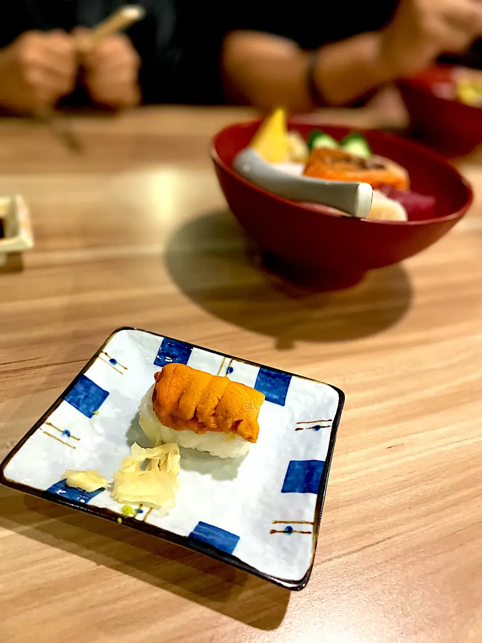 Snapdishの料理写真:uni sushi & chirashidon|hweeyhさん