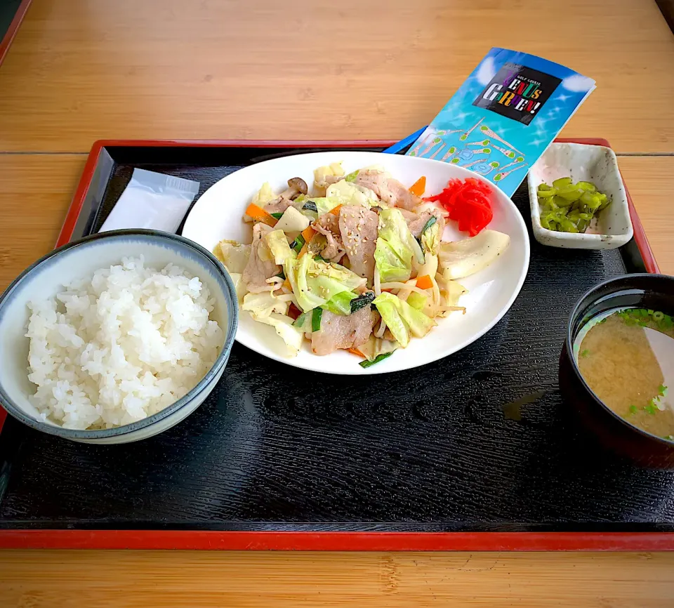 Snapdishの料理写真:2023/6/25 朝霧ヴィーナスガーデンゴルフの⛳️お昼ご飯🏌️‍♀️野菜炒め|ひーちゃんさん