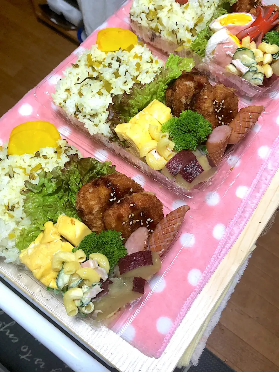 ヒレカツ弁当とチキンカツ弁当|魅耜さん