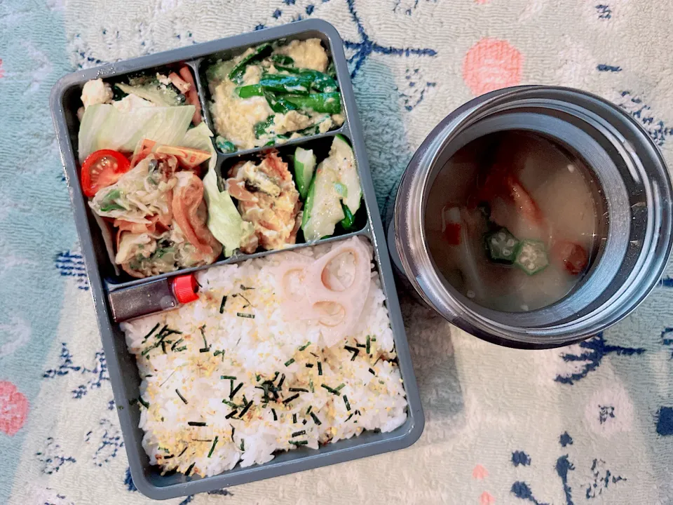 Snapdishの料理写真:春巻きのお弁当|とぴさん