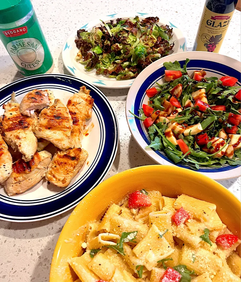 Sunday Dinner - grilled chicken breast, rigatoni pasta, crispy Brussels’ sprouts & arugula apple salad|🌺IAnneさん