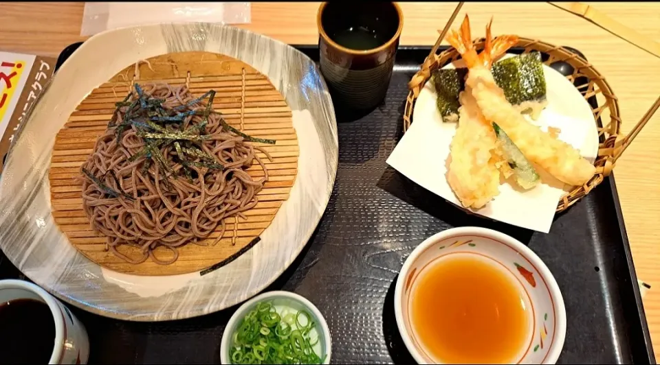 大エビの天ぷらとざるそば～☺️ランチ☀️🍴|no-noさん