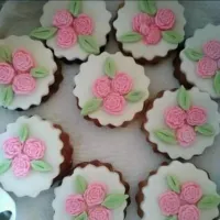 Cookies Decorated in Sugar Paste |Agostino Laterzaさん