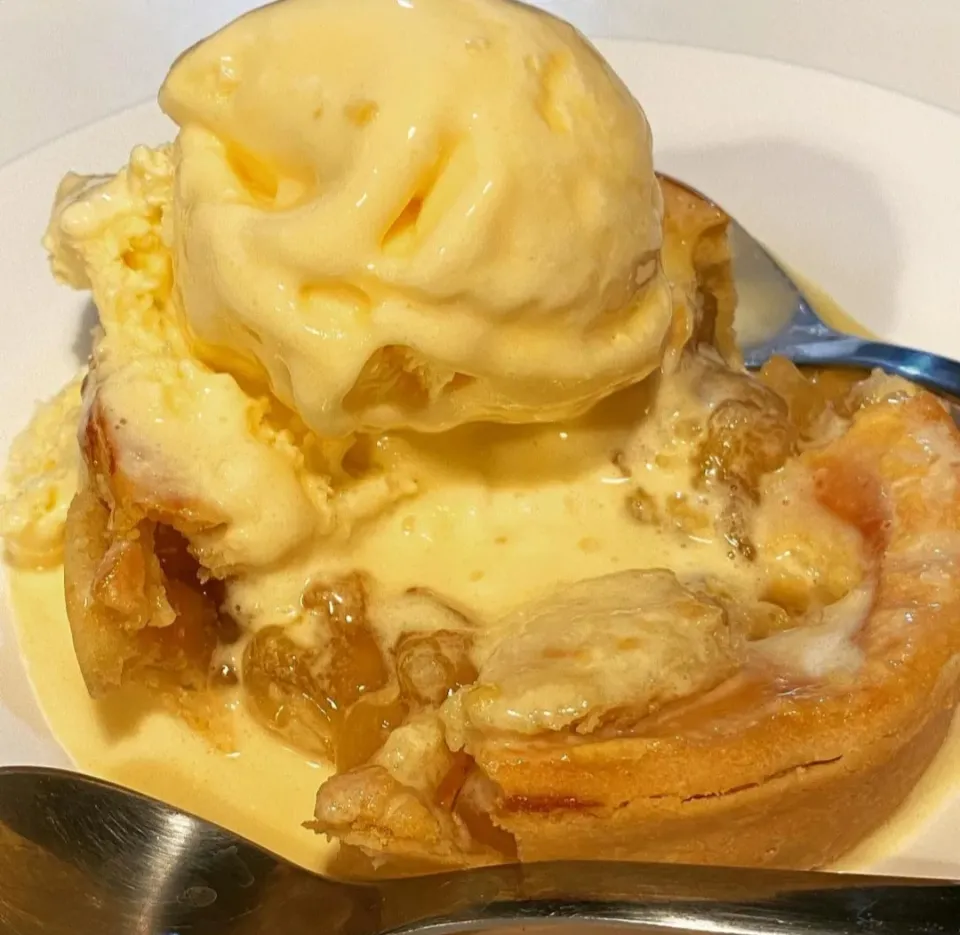 Apple Pie à la Mode 🍎🍨🤤
...
...
Mmmmm... Sweet & Yummy! 😍|An'leeさん