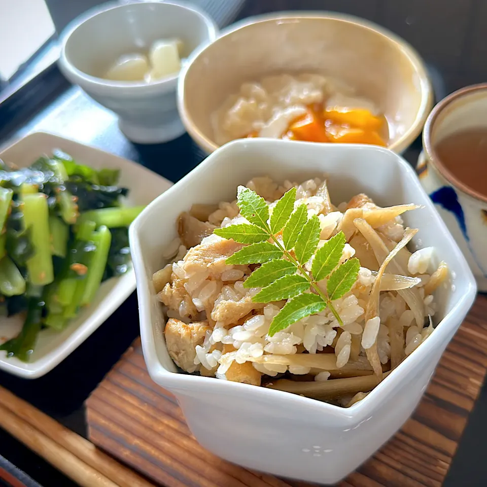 鶏と牛蒡の炊き込みご飯風混ぜご飯|くまちゃんさん