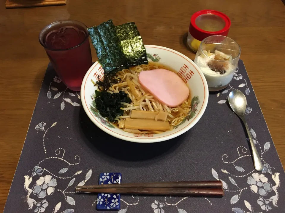 もやしラーメン、トースト、バナナとジャム2種のヨーグルト(昼飯)|enarinさん