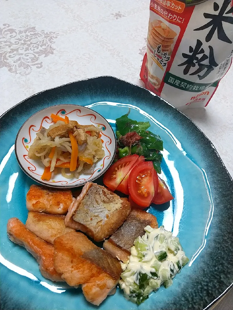 ☆今日の晩ごはん☆ 鮭のムニエル 千切り大根煮 ピーマンの梅肉和え|hamamaさん