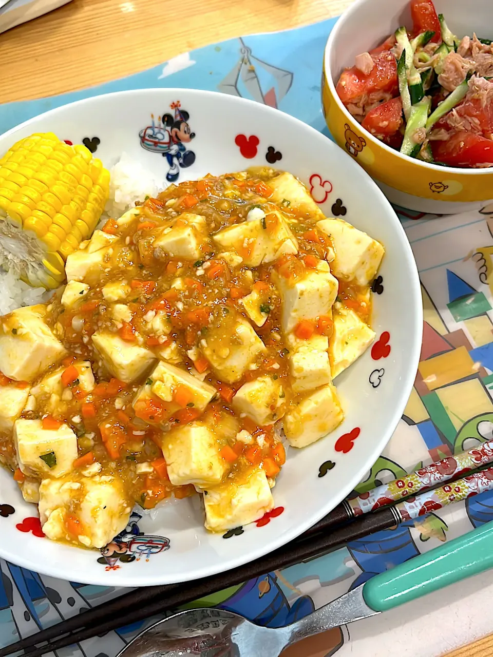 麻婆豆腐丼 & トマトときゅうりの中華風ツナサラダ|ぺろたんさん