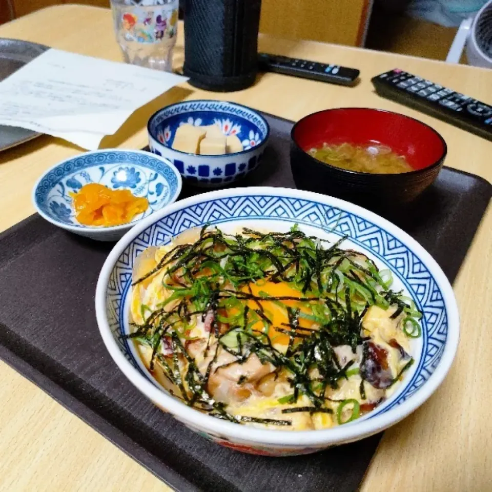 親子丼、高野豆腐の煮物、つぼ漬、みそ汁!|ariyo4200さん