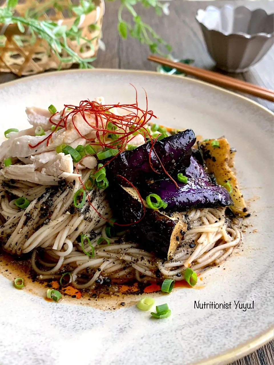 茄子と蒸し鶏の黒胡麻坦坦風そうめん|ゆーこどんさん