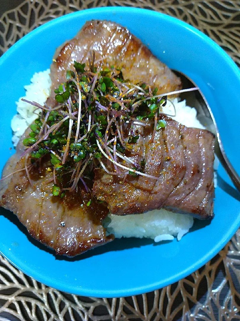 牛タン丼|ハイドランジアさん